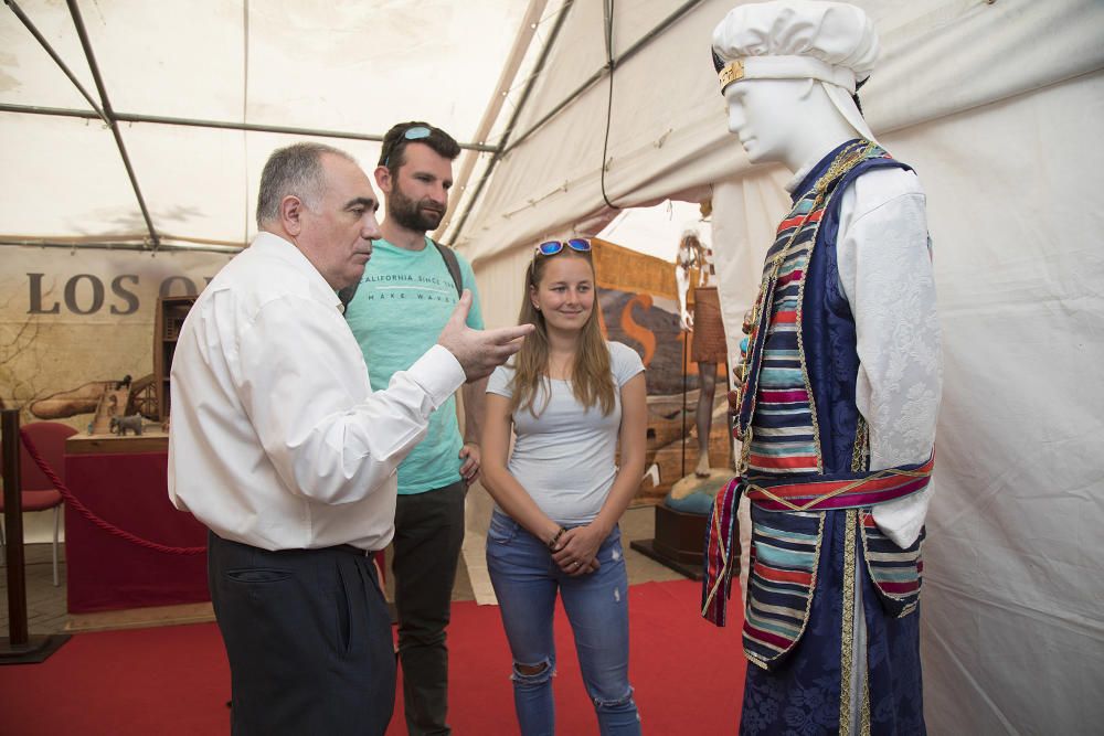 Castello 25042018 Feria de la biblia en el parque Ribalta de Castello. Recreacion del arca de la alianza