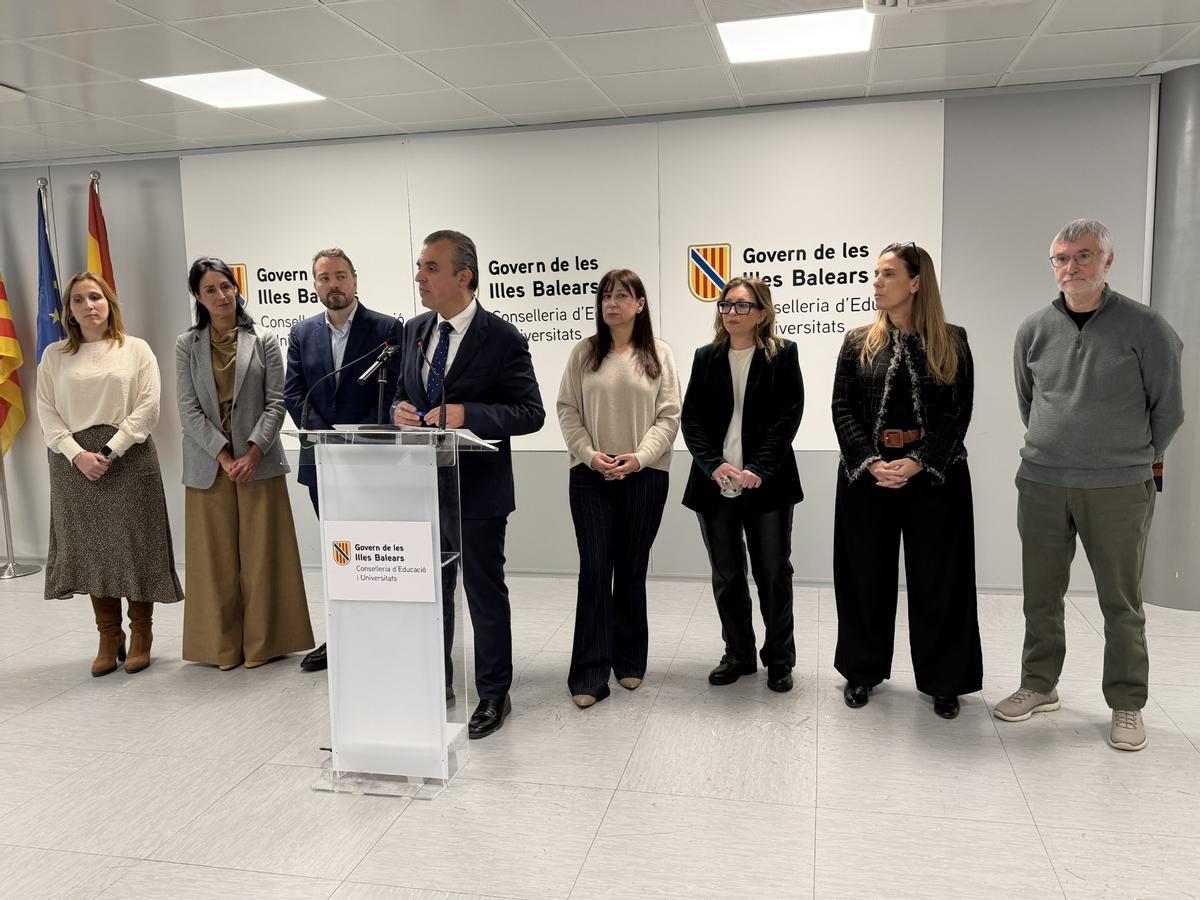 Antoni Vera, este martes durante la presentación de 'Docents 360' en la Conselleria de Educación.