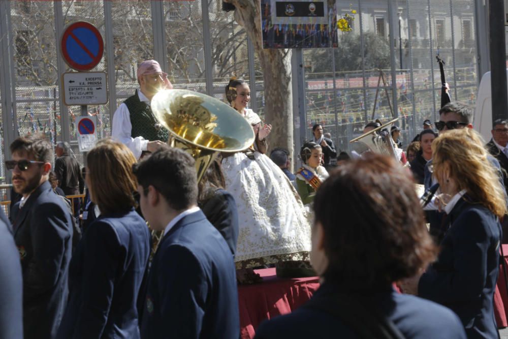 Búscate en el público de la mascletà del 1 de marzo