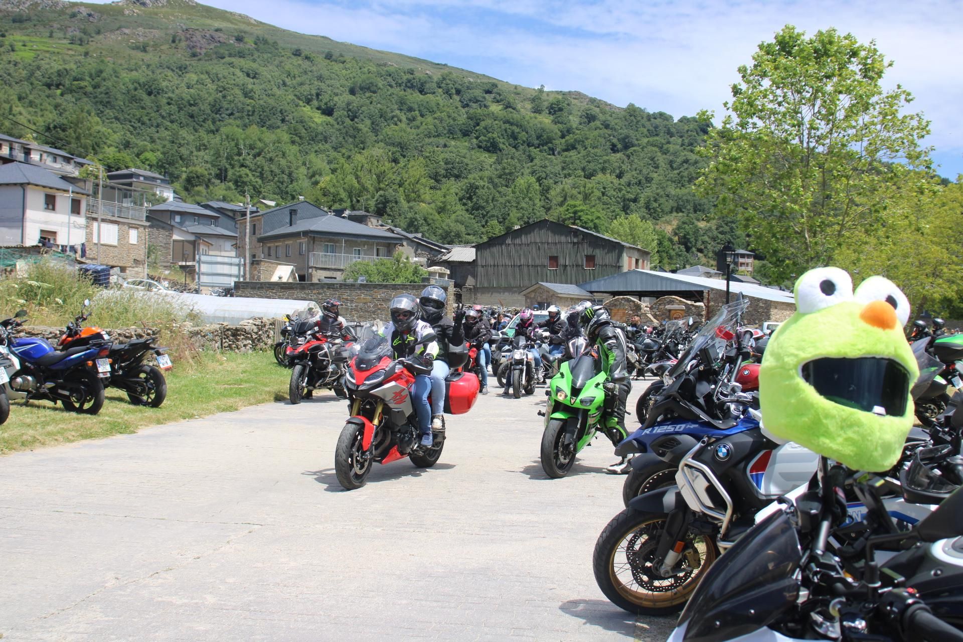 GALERIA| Las motos conquistas la Alta Sanabria