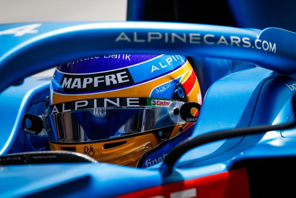 Fernando Alonso con Alpine en los test de Bahréin