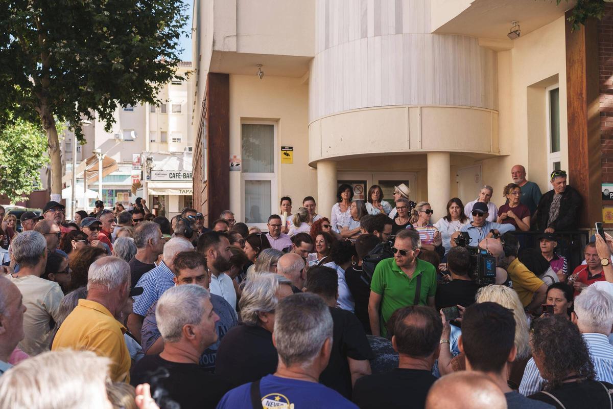 Fotogalería | Mérida arropa a Juan Carlos Nieto, el funcionario del SEPE expedientado por atender sin cita previa Fotogalería | Mérida arropa a Juan Carlos Nieto, el funcionario del SEPE expedientado por atender sin cita previa