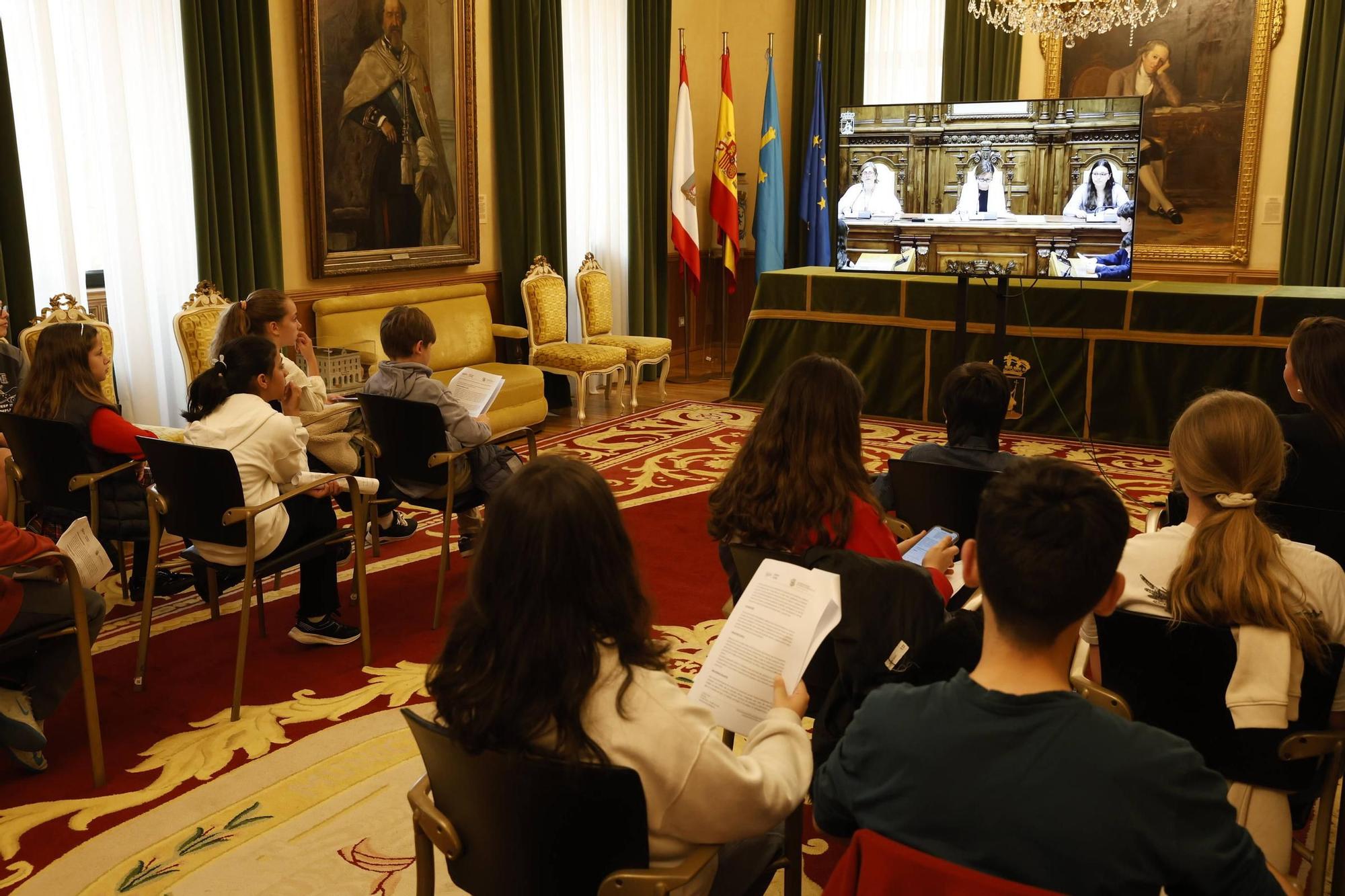 El Pleno del Consejo Municipal de Infancia y Adolescencia de Gijón, en imágenes