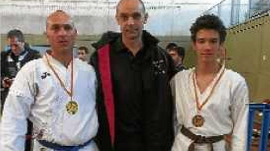 El Karate Canteroobté tres medalles a Sant Celoni