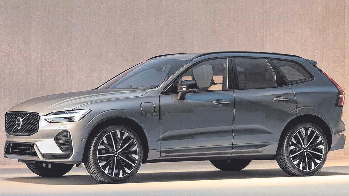 El Volvo XC60 perfecciona aún más su diseño con sutiles retoques en los faros delanteros y traseros para lograr una apariencia aún más moderna y refinada.