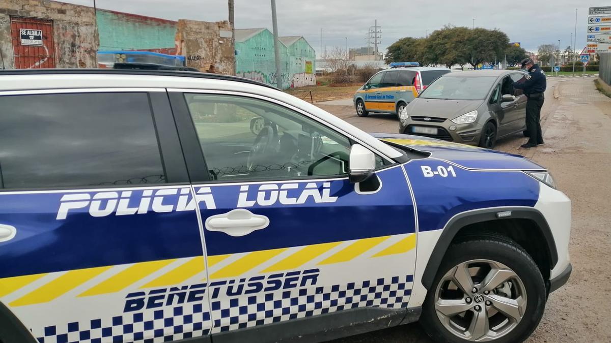 Control de la Policía Local de Benetússer