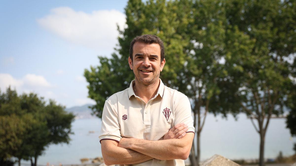 José Riestra, en la concentración del Sporting en Vigo