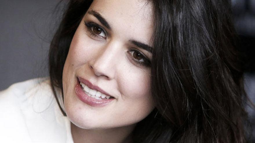 Adriana Ugarte derrocha pasión con su nueva pareja - Faro de Vigo Adriana Ugarte derrocha pasión con su nueva pareja - Faro de Vigo
