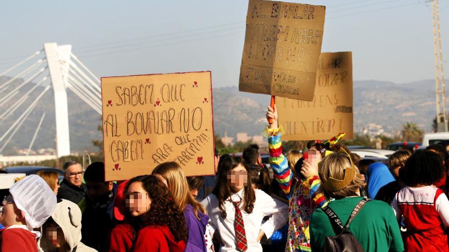 Carnaval reivindicativo por la falta de espacio en un centro educativo de Castellón