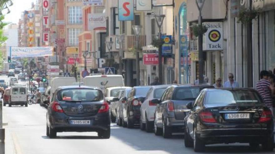 Imagen de la calle comercial de Ramón Gallud en el centro de Torrevieja.