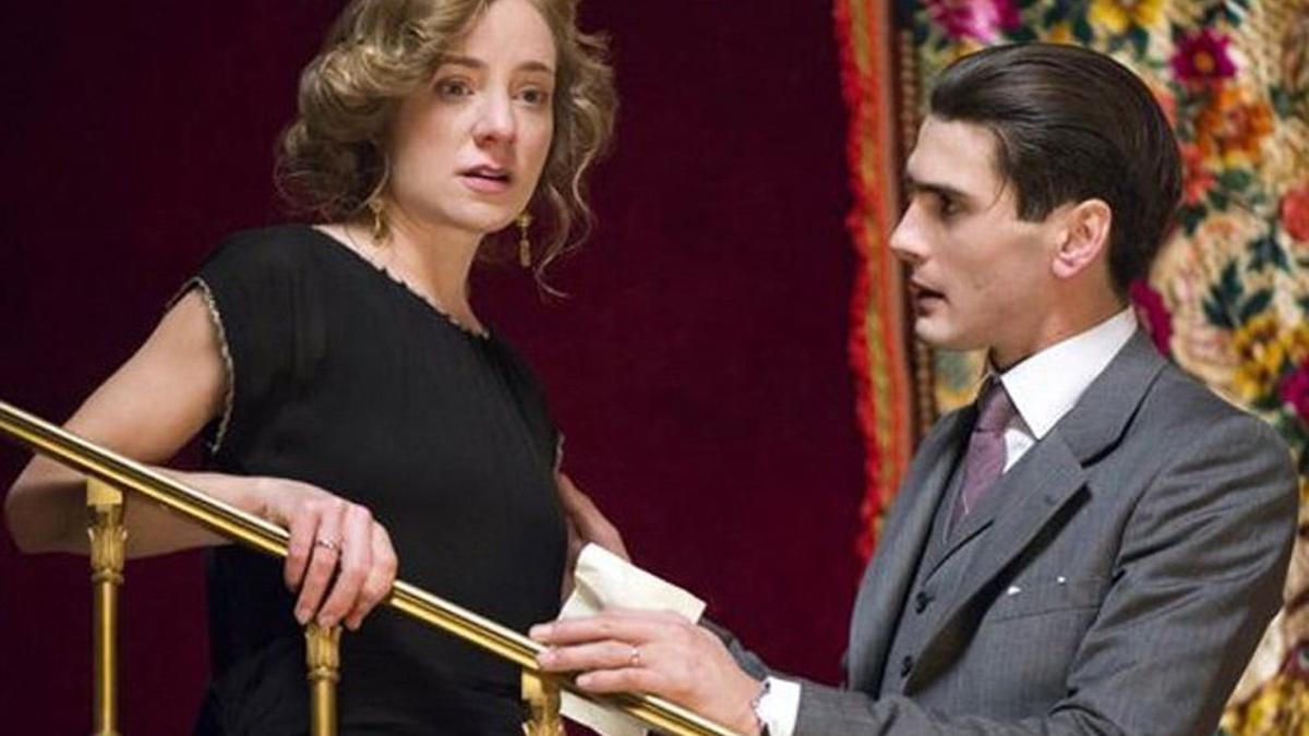 Ángele Cremonte y Yon González, en 'Las Chicas del cable'