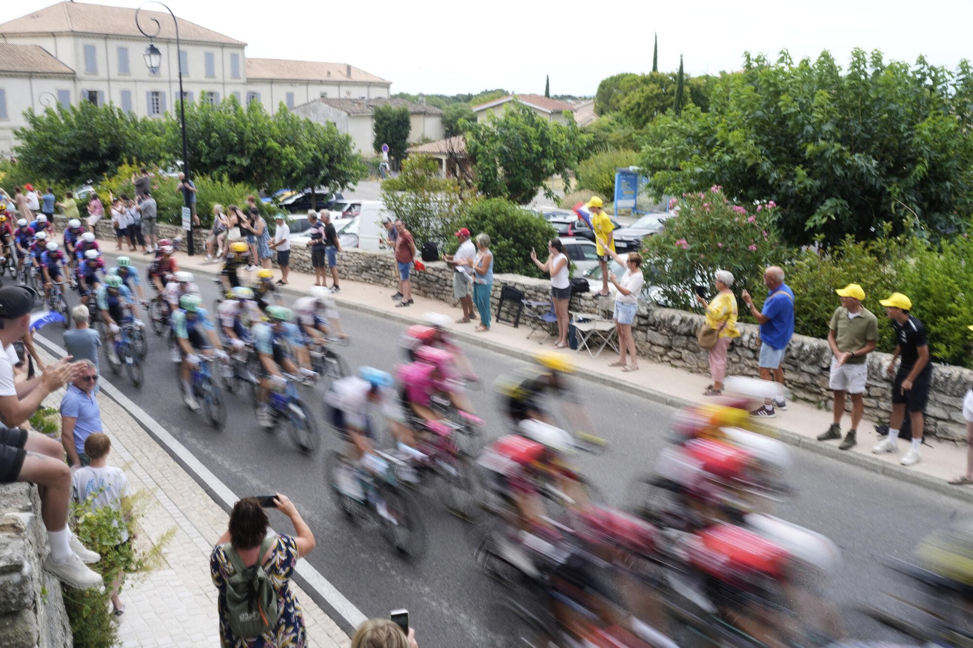 La etapa 17 del Tour de Francia, en imágenes