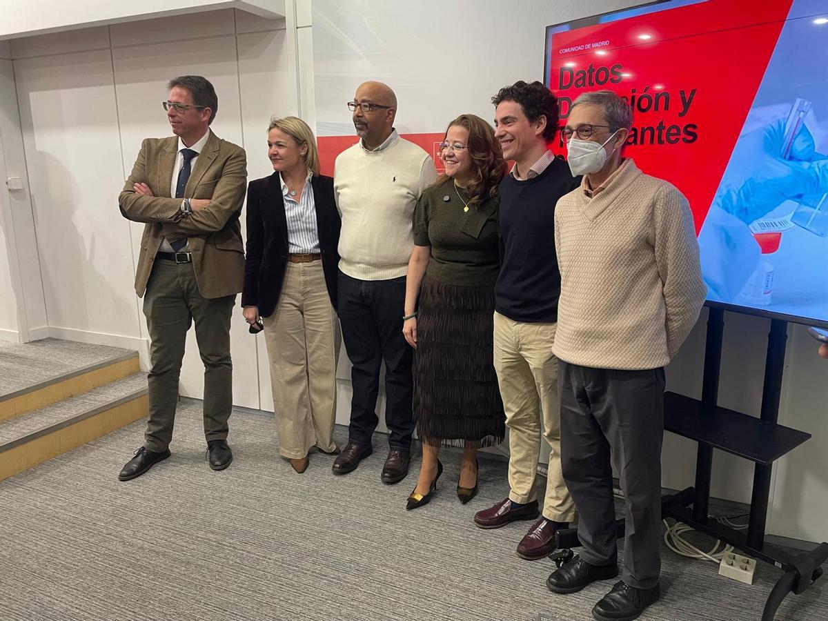 De izqda. a dcha., Alonso Mateos, Marta Lafuente, Anthony Green, Fátima Matute, Fernando Basabe y Manuel Guerra.