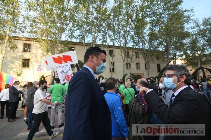 La Marea Verde toma Murcia en contra de un Gobierno con los expulsados de Vox