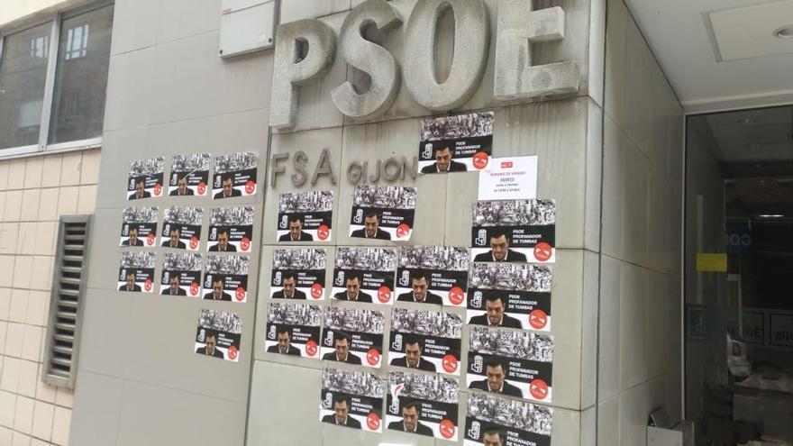 El PSOE denuncia un nuevo &quot;ataque fascista&quot; a su sede de Gijón