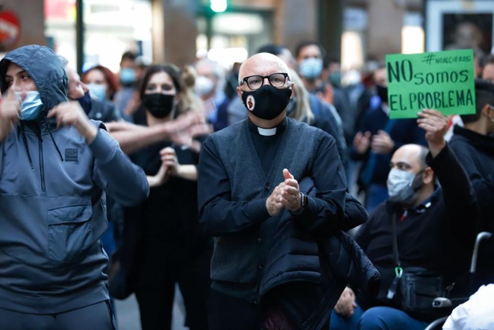 Hosteleros protestan en Murcia