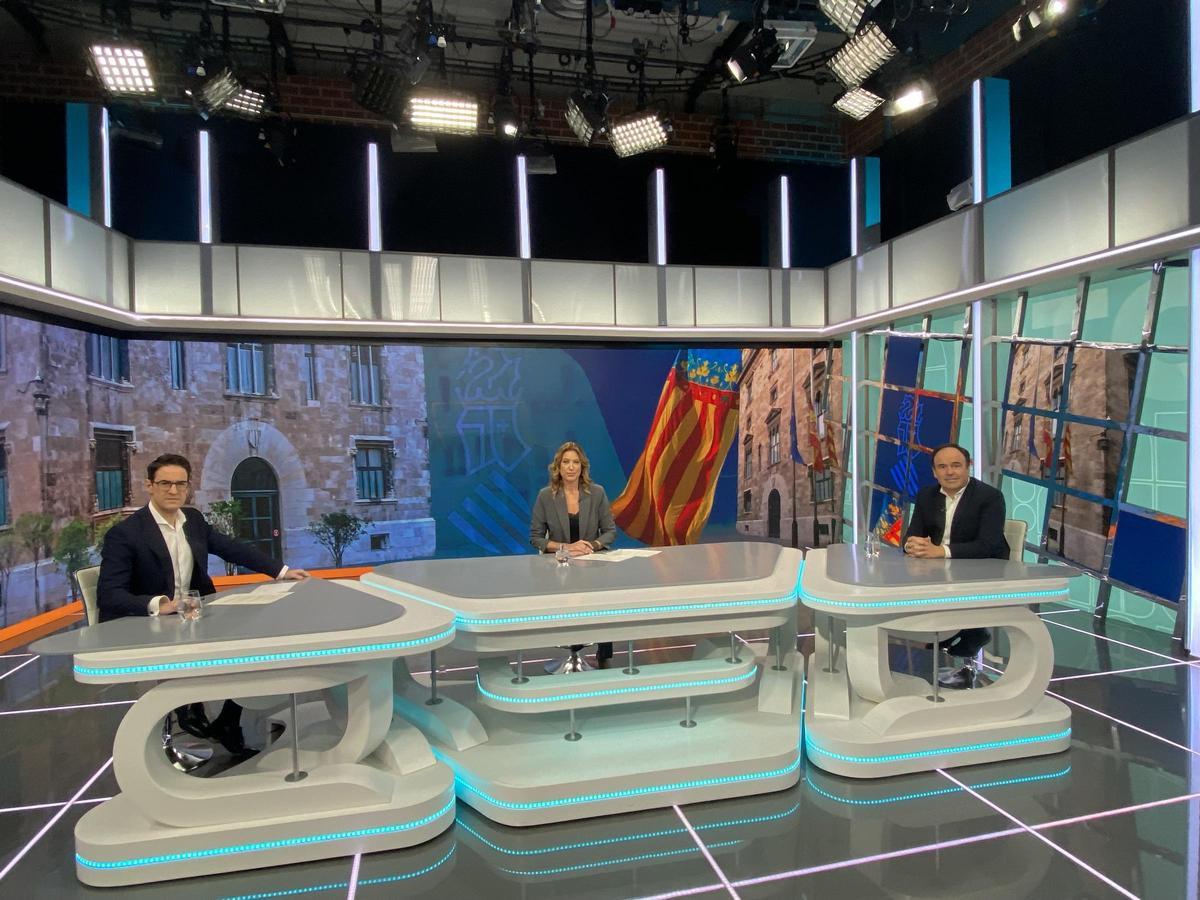 Juanma Melero, Amalia Sebastian y Juan Francisco Pérez Llorca, en la entrevista de À Punt