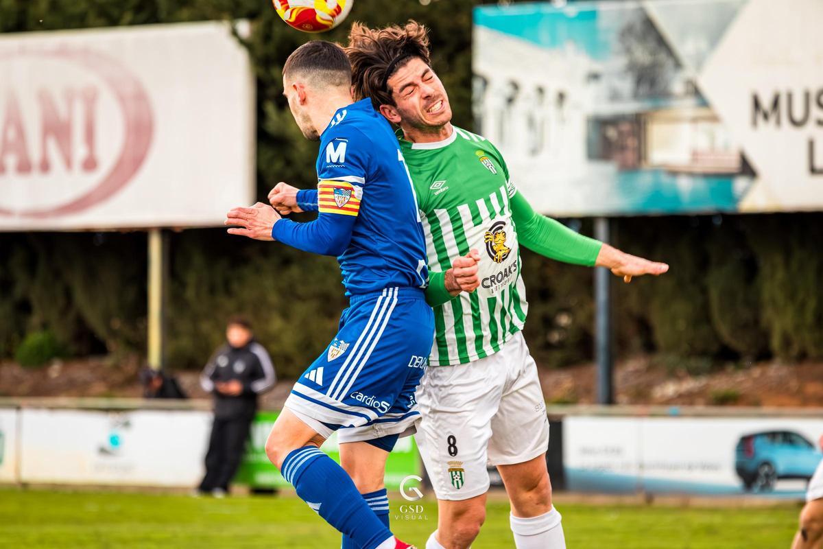 Algunes imatges de l'empat a zero entre el Peralada i el Mollerussa