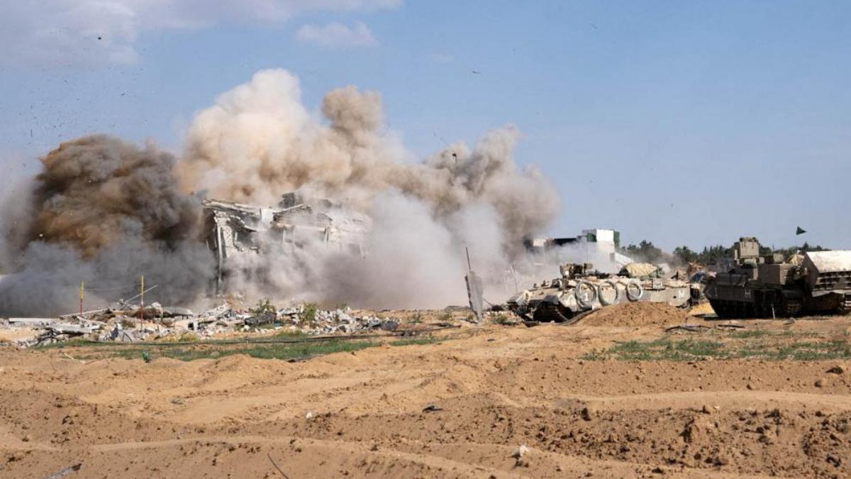 Una vista de la acción militar en un lugar designado como Gaza, en medio del conflicto entre Israel y el grupo islamista palestino Hamas, en esta imagen publicada el 5 de noviembre de 2023.