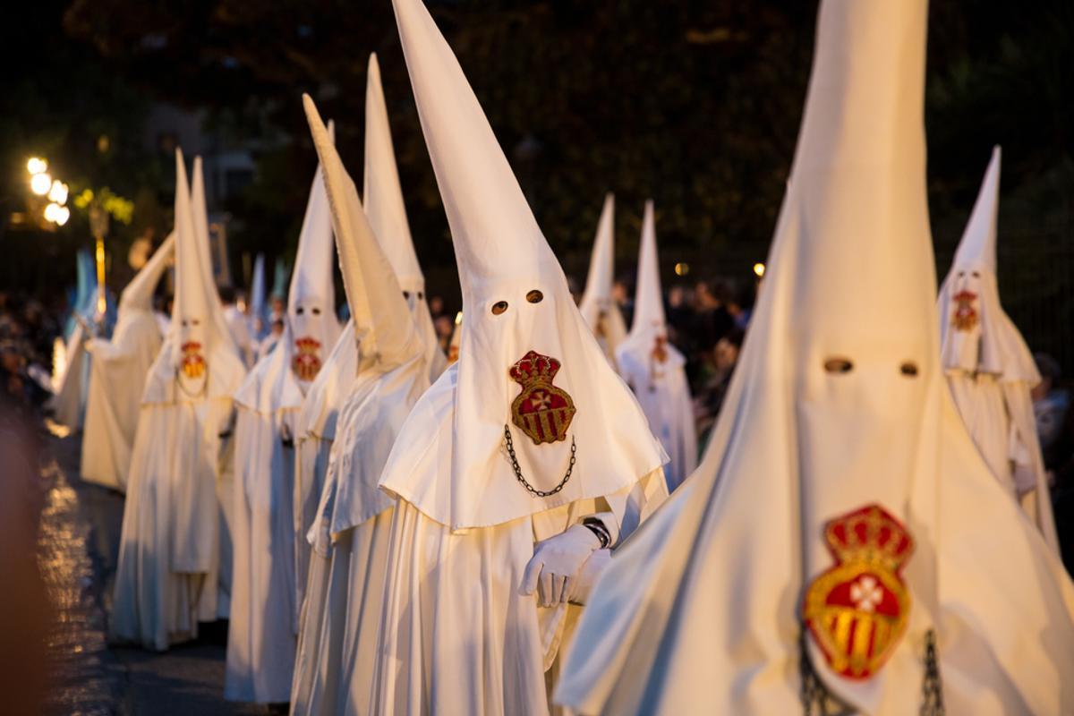 Las procesiones de Jueves Santo son una de las pocas excepciones a la norma. ¿Por qué? Descúbrelo en las siguientes líneas.