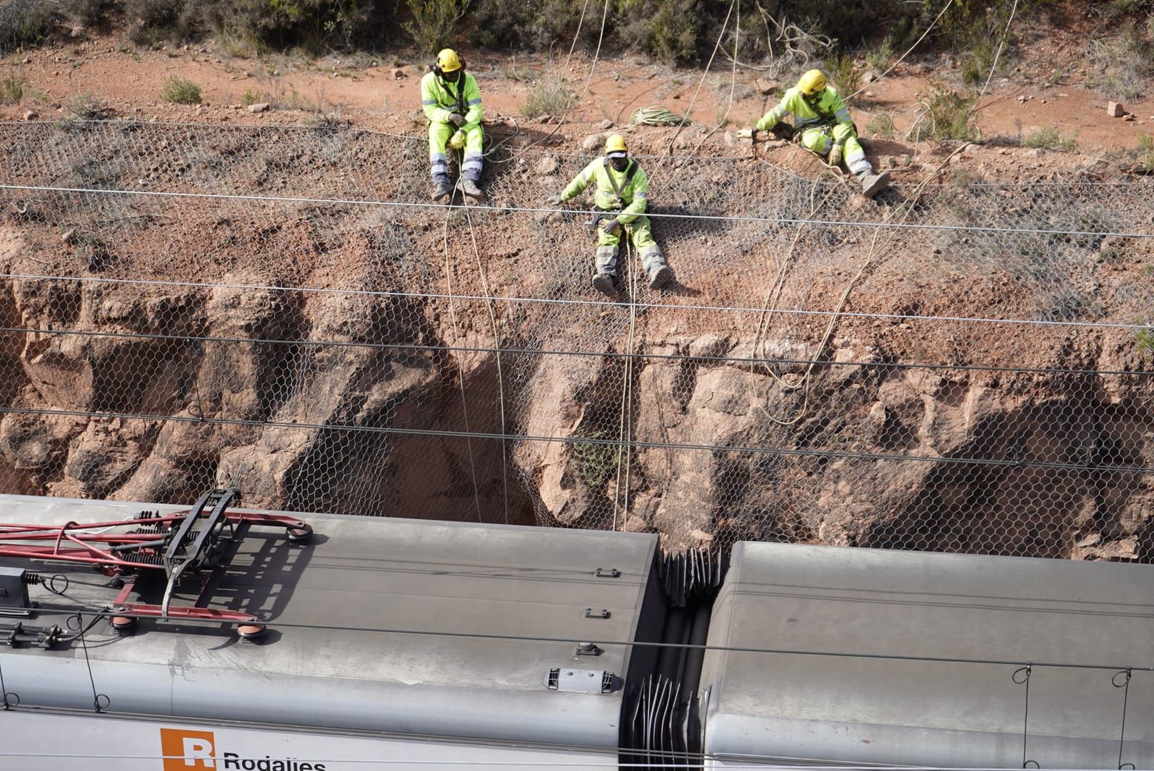 Descarrila sense provocar ferits el primer eix d’un tren de Rodalies de l’R4 entre Vacarisses i Castellbell i el Vilar