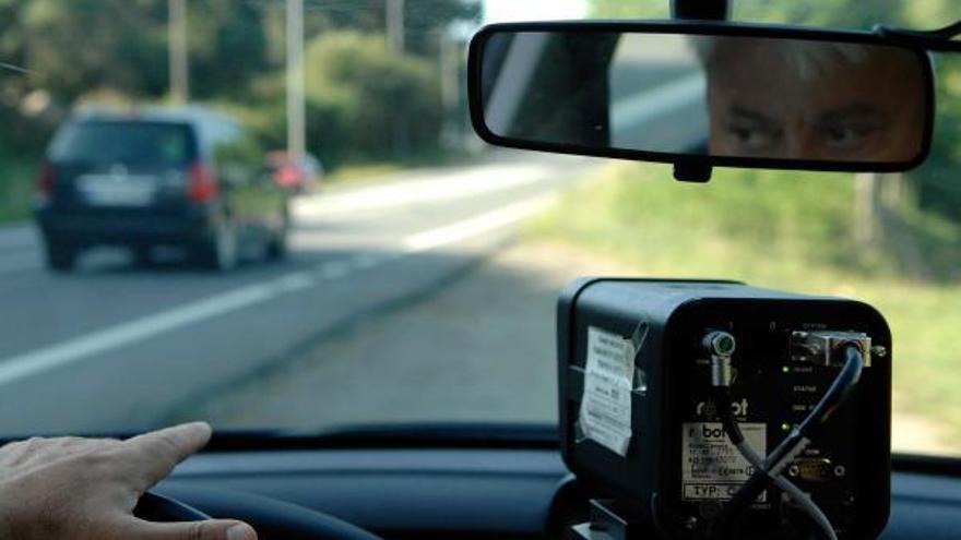 Control de velocidad de la DGT con un radar móvil.