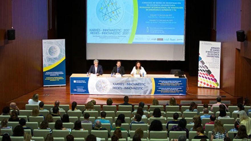 La Universidad de Alicante reúne a expertos de un centenar de universidades en las jornadas de investigación e innovación en docencia universitaria