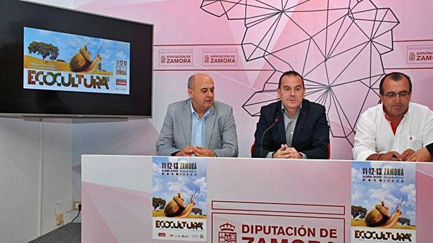 Feliciano Ferrero, Francisco José Requejo y Ángel Sánchez, durante la presentación de Ecocultura.