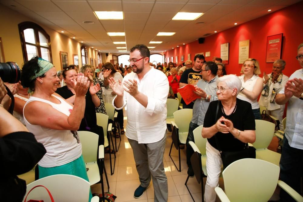 Adrián Barbón en Avilés.