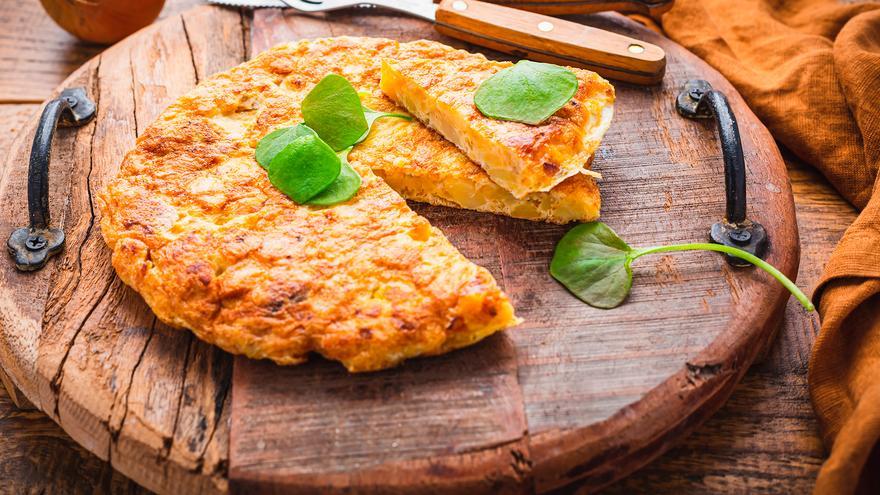 Tortilla al microondas en dos minutos: el giro de rosca del microondas con el que se acabó usar sartén