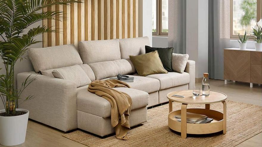 El sofá rebajado es el modelo ESKILSTUNA, a la venta en Ikea.