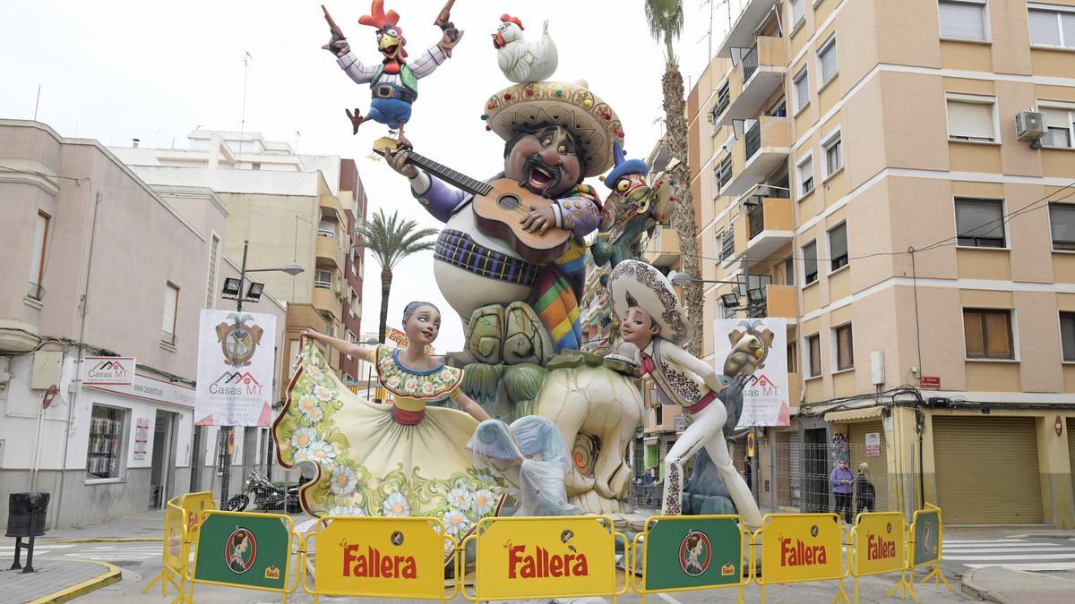 La falla del mariachi en Mestre Serrano de Paiporta