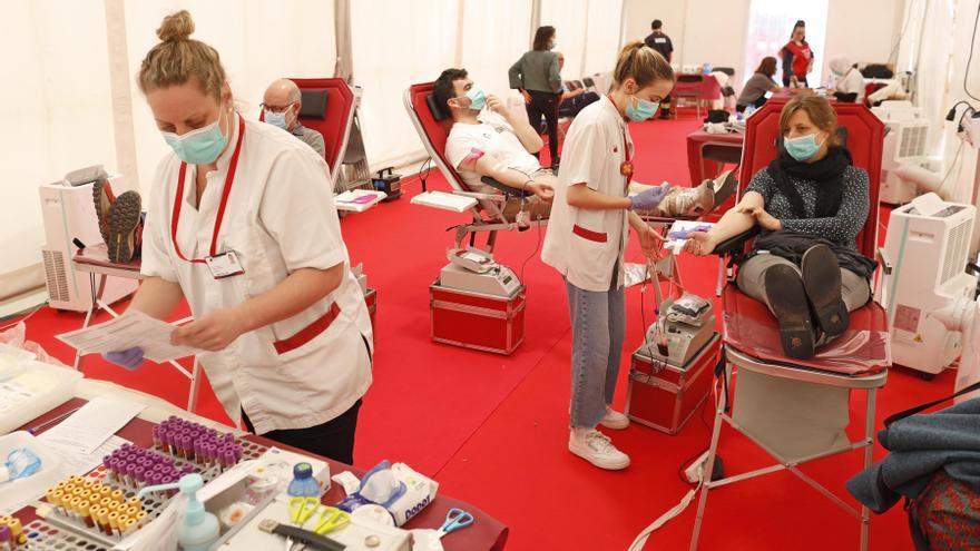 Vídeo: La campanya de donació de sang dels Bombers a Girona supera totes les expectatives.