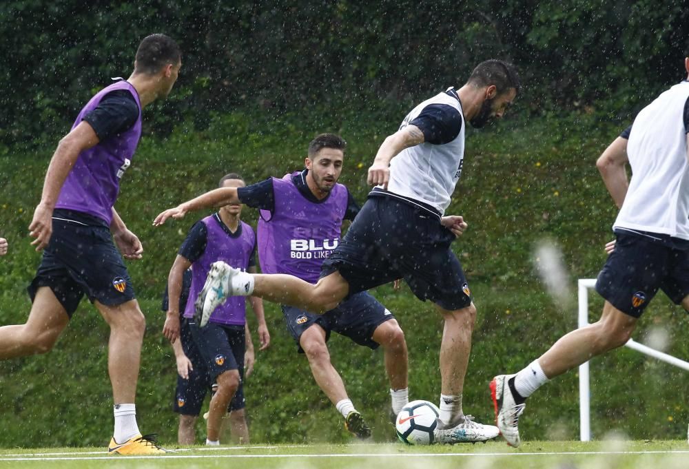 Negredo, uno de los protagonistas del lluvioso día