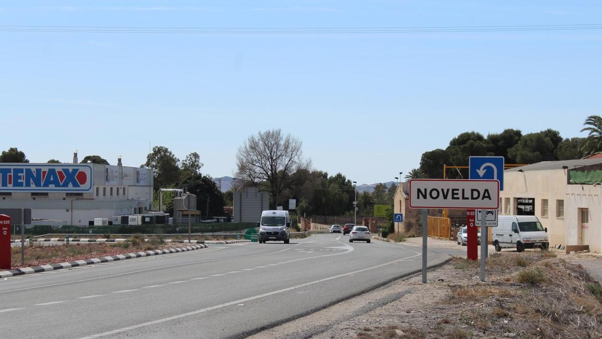 La señal que indica que Novelda comienza en el barrio de La Estación.