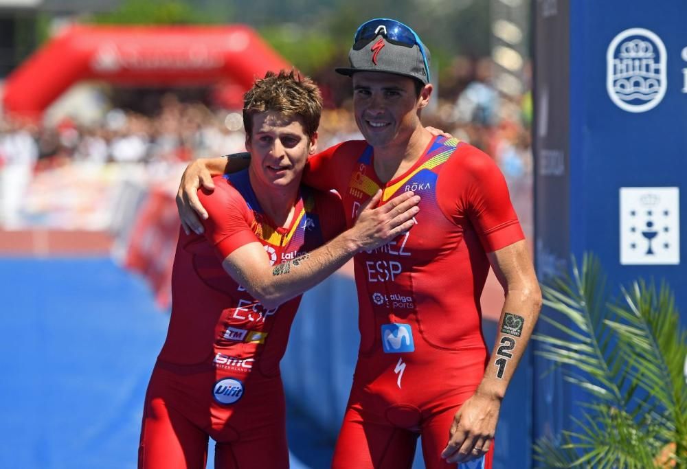 El Mundial de Triatlón en Pontevedra, la fiesta del deporte. // G. Santos