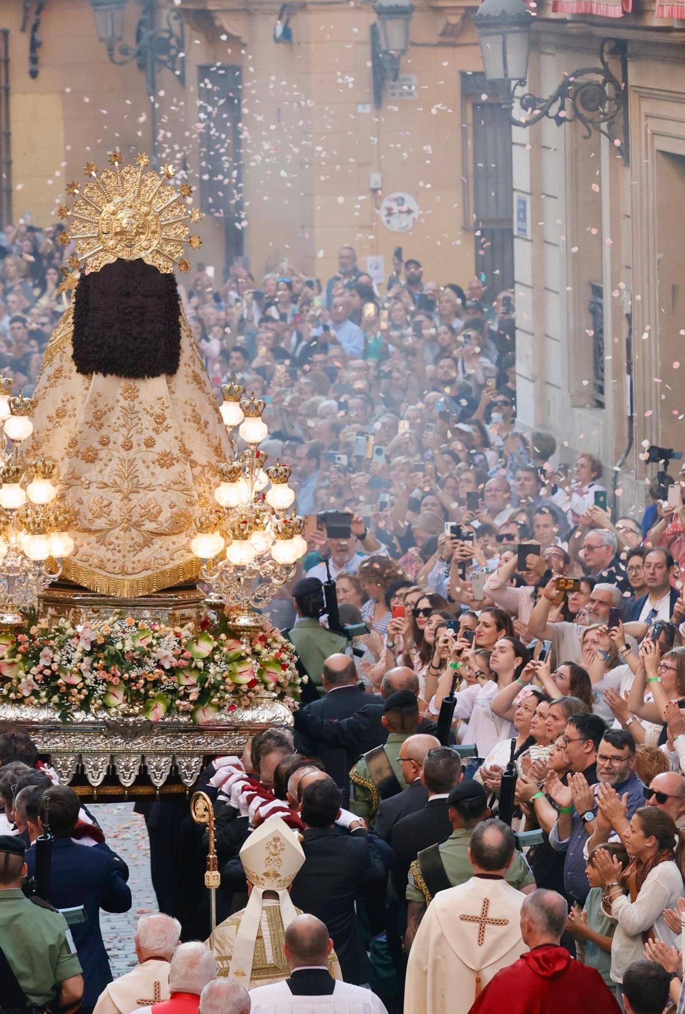 Procesión de la Virgen de los Desamparados de València 2025