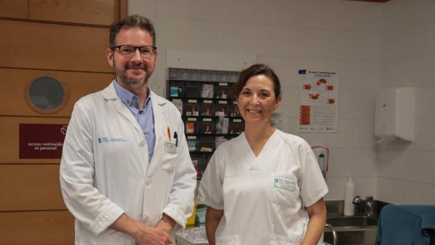 El Hospital do Salnés asesora y vacuna a medio millar de viajeros internacionales