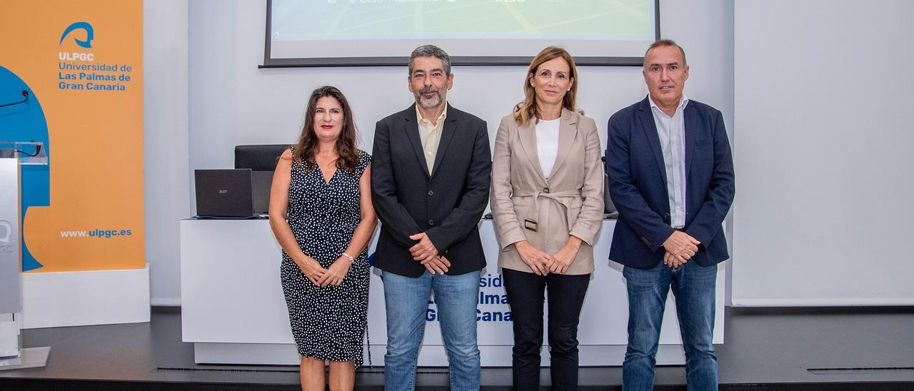 De izquierda a derecha, Julieta Schallenberg, Luis Hernández Calvento, Ainara Irigoyen y Alexis Lozano.