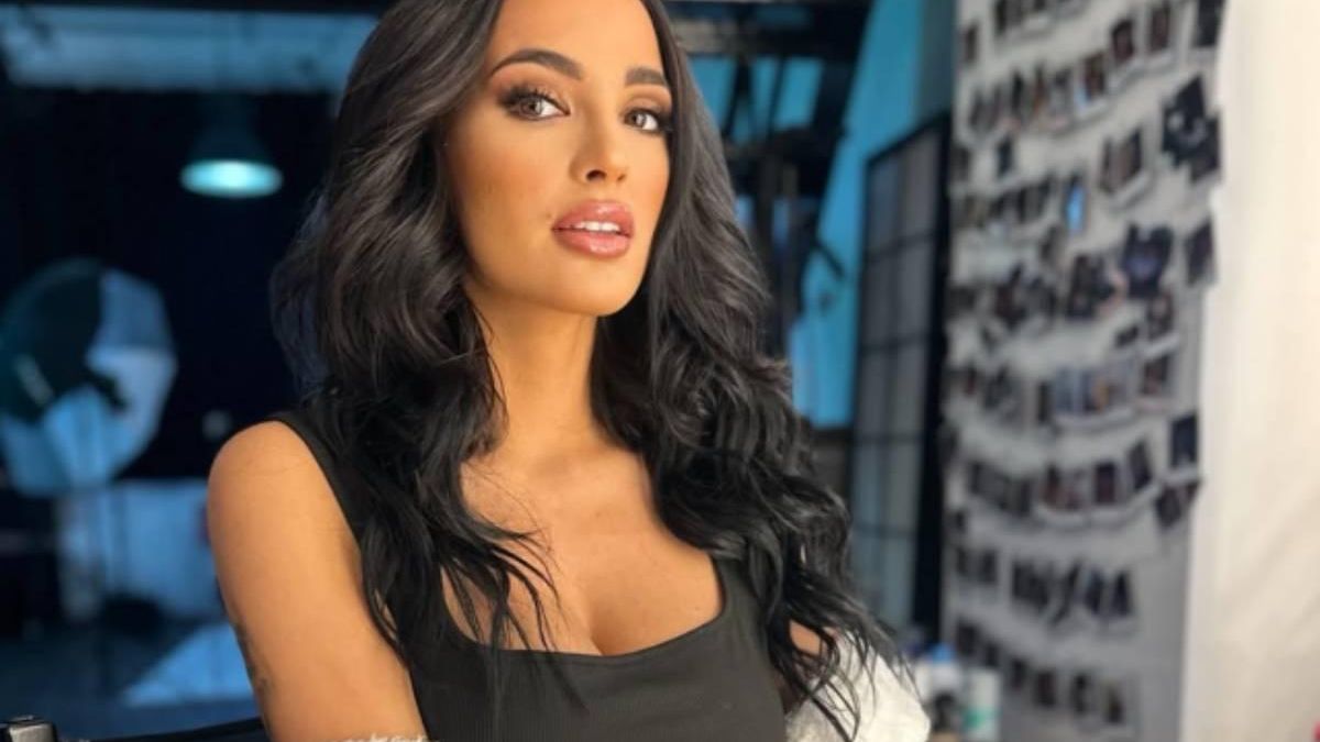 Claudia Bavel pasa de las cositas con Iker Casillas a hacerle artes marciales a Marina Riverss