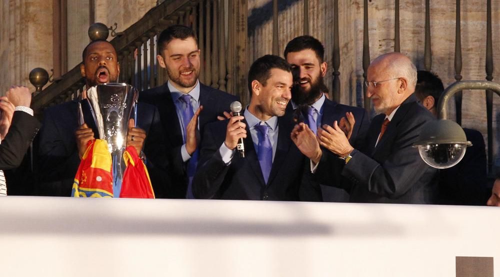 Celebración del triunfo en la Eurocup del Valencia Basket en València