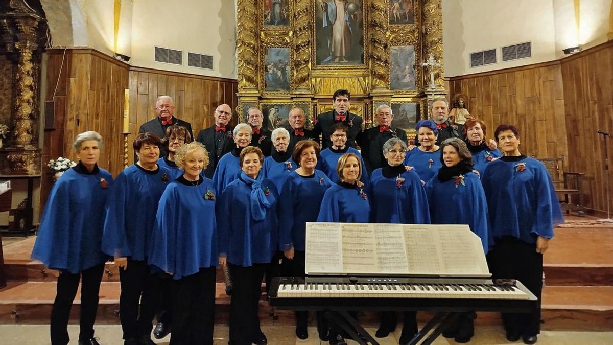 La Coral Virgen de Rodanas de Épila realizó diversas actuaciones durante las navidades.