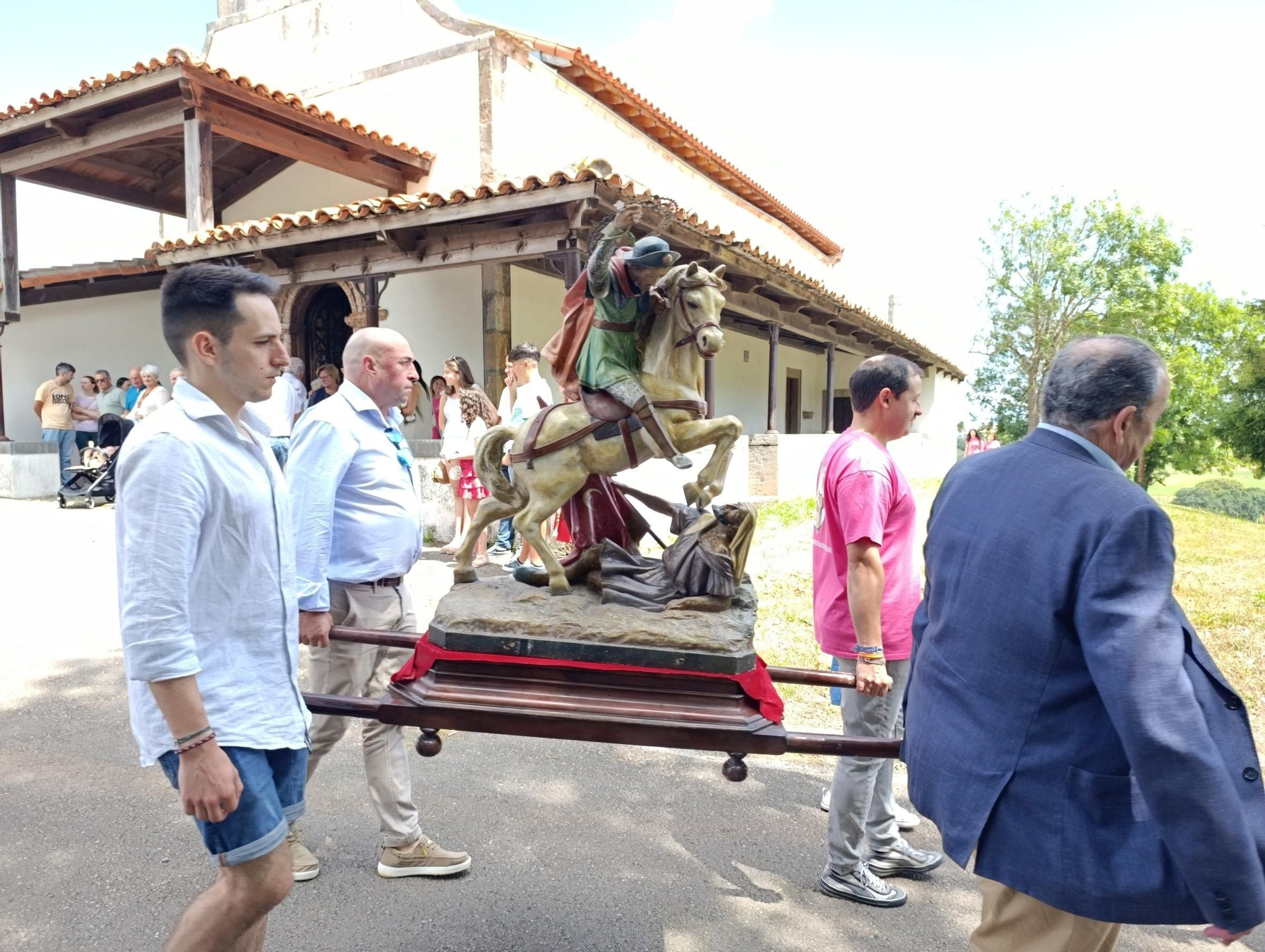 Arlós inicia sus fiestas con una misa en honor a Santiago