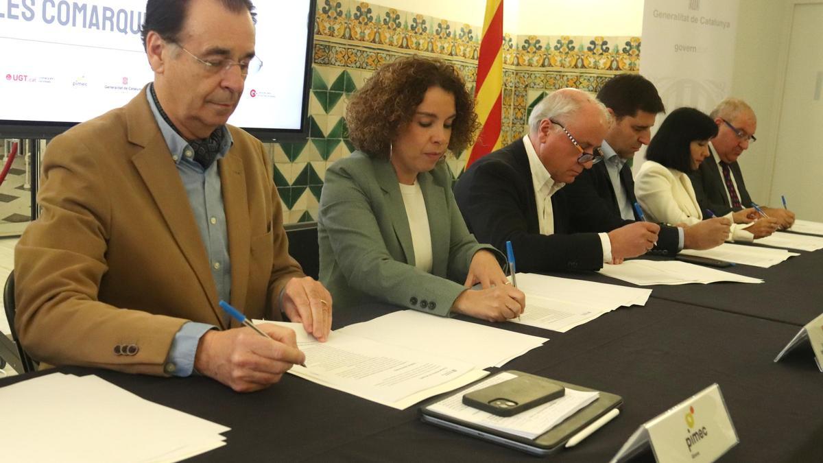 La delegada del Govern a Girona, Laia Cañigueral, firma un acord amb patronal i sindicats per impulsar l'FP