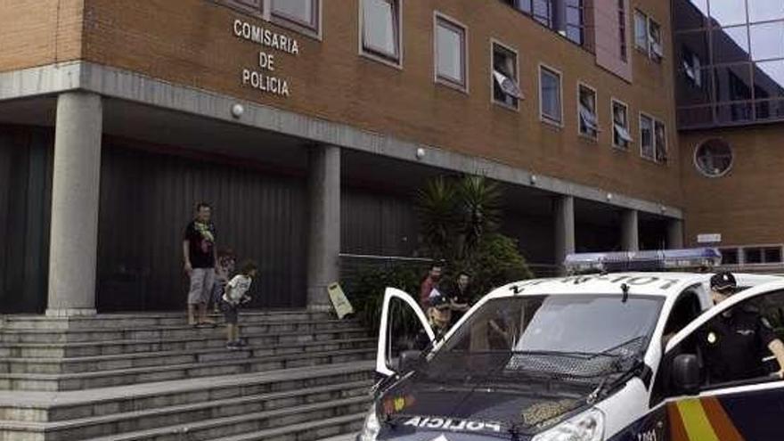 Detenida una mujer que atracó a un hombre en un ascensor