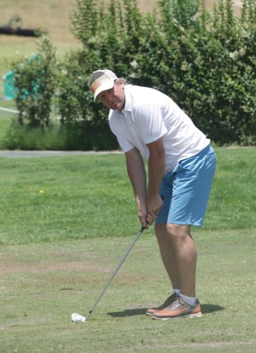 Schuster juega al golf en Vélez-Málaga