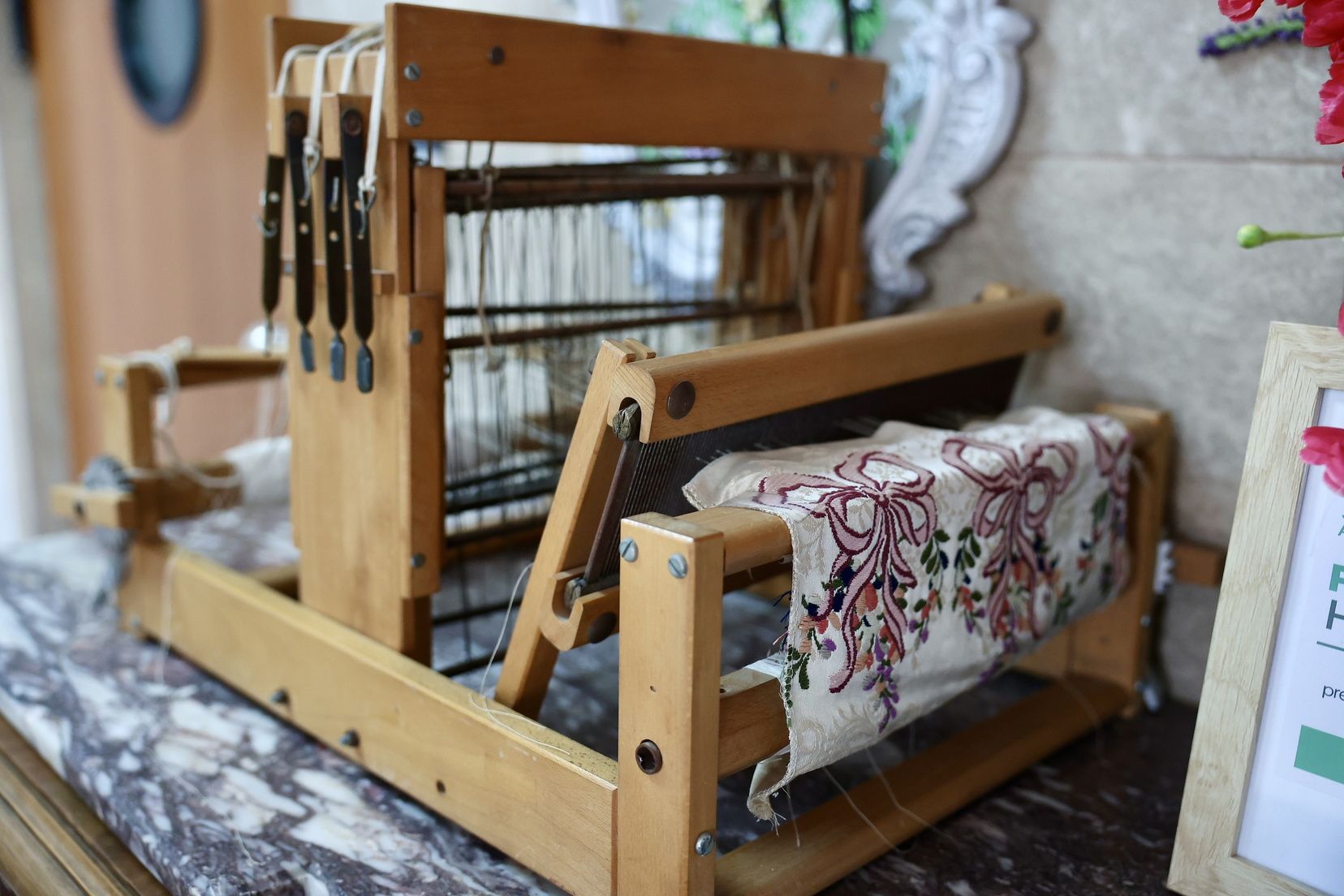 Carmen y Marta eligen sus espolines "Fallera Mayor de València"