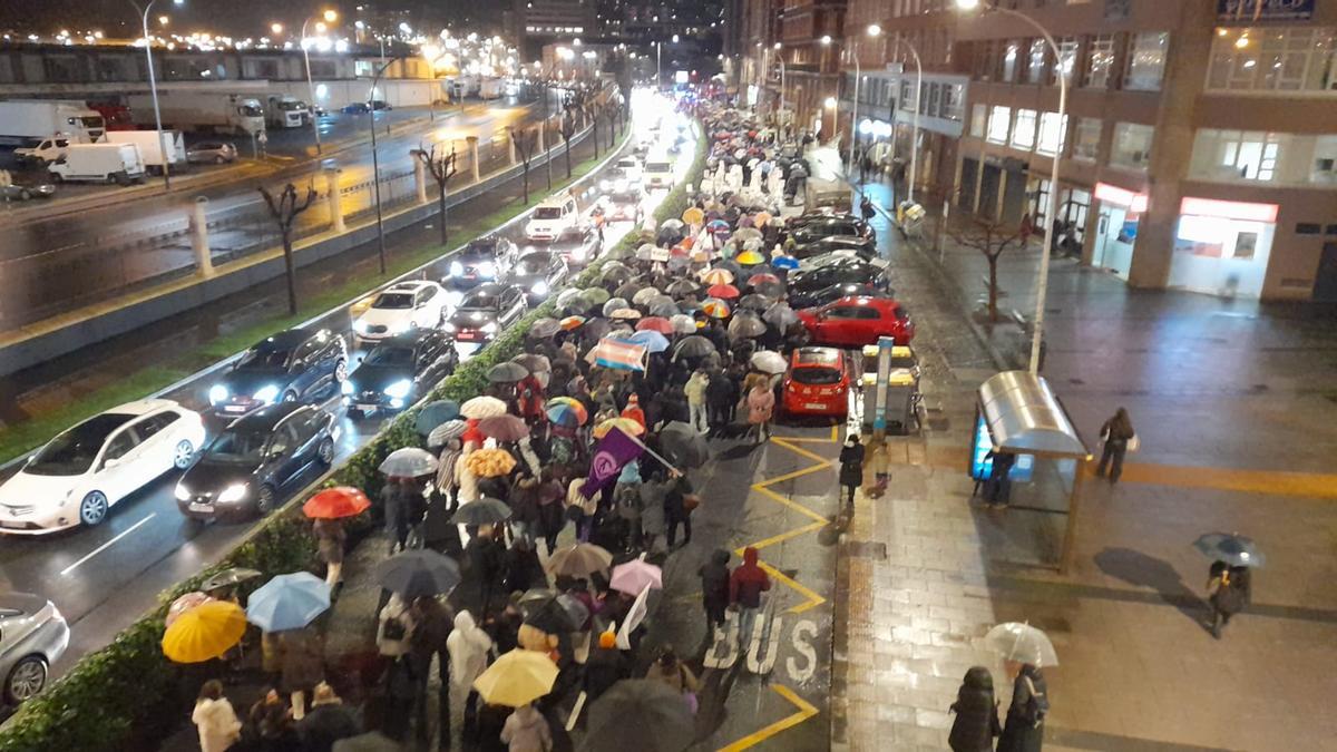 8M: Multitudinaria movilización feminista en A Coruña