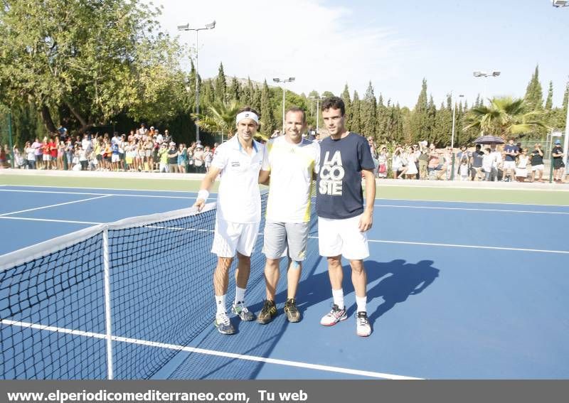 GALERÍA DE FOTOS- Bautista desata la locura peloteando con Ferrer en La Coma