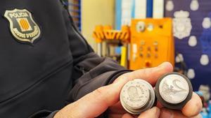 Els falsificadors troben un filó en les monedes de 2 euros